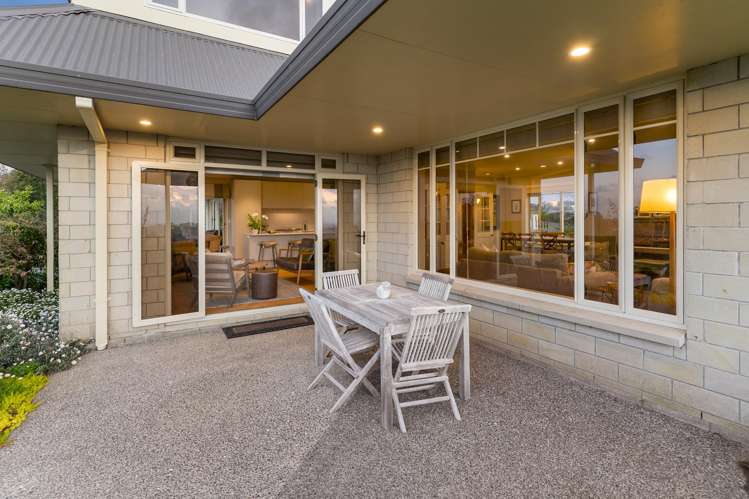 592 Redoubt Road Flat Bush_22