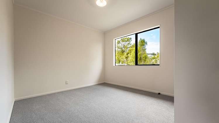  18 Shadon Place Stanmore Bay_6