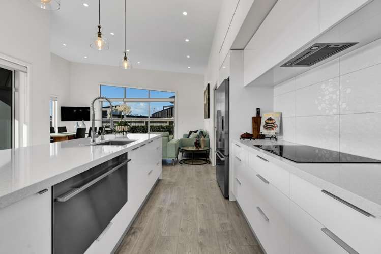 24 Kotare Drive Waiwhakaiho_3