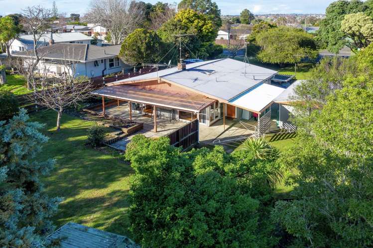 2/103 Botany Road Botany Downs_6