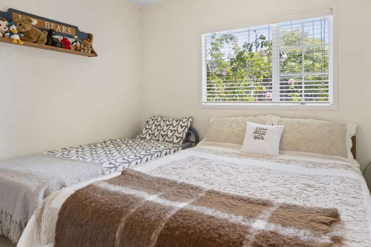 2/8 Kinder Street Acacia Bay_18