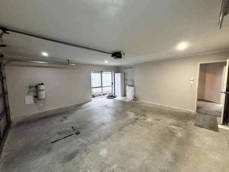 5 Oswald Close Flat Bush_16