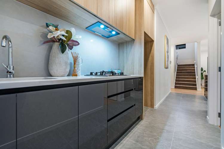 56 Koromeke Street Flat Bush_10