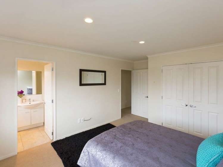 71 Percy Kinsman Crescent Riverstone Terraces_13