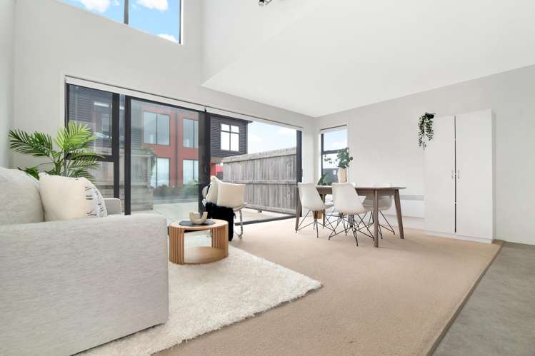 18/17 Owens Place_2