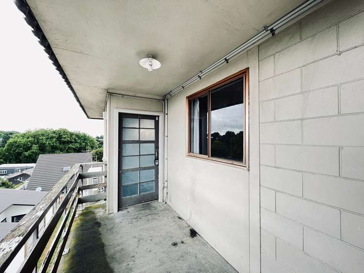 8 Anzac Parade Hamilton Central_1