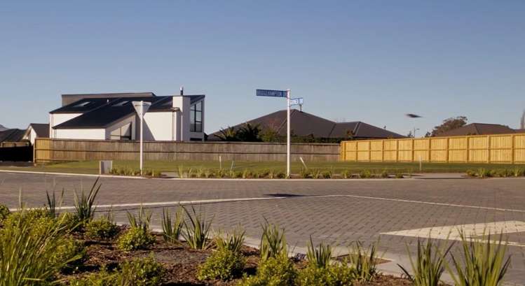 28 Bridgehampton Drive_0