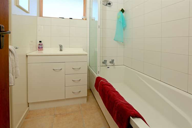 2/3 Papatahi Place Henderson_12