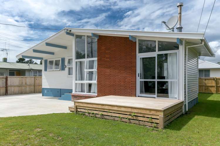 40 Garden Heights Avenue Glenview_10