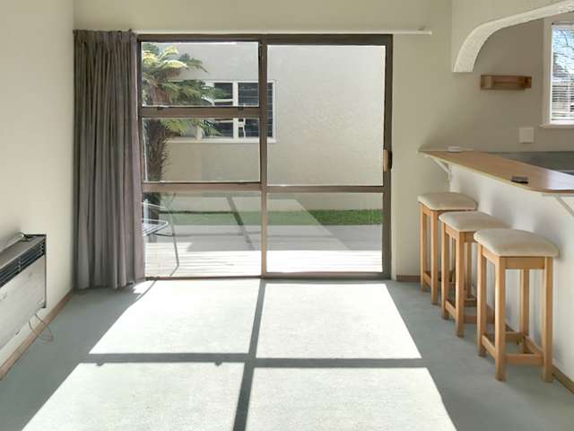 303 College Street 2147_4