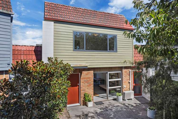 2/151 Blockhouse Bay Road_0