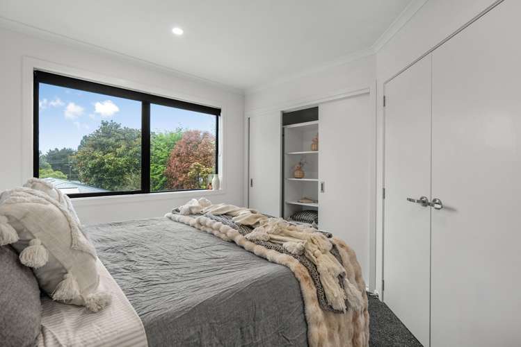 15A Rowe Parade Wainuiomata_10