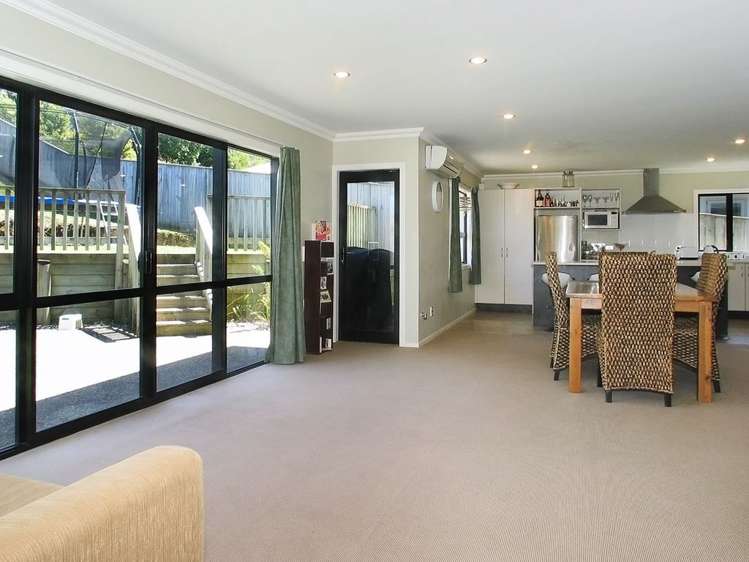 32 Te Puia Drive Aotea_21