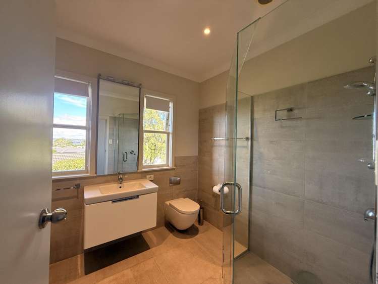539 Riddell Road 1670_11