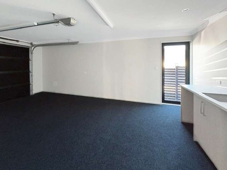 45 Charles Upham Drive 11353_10