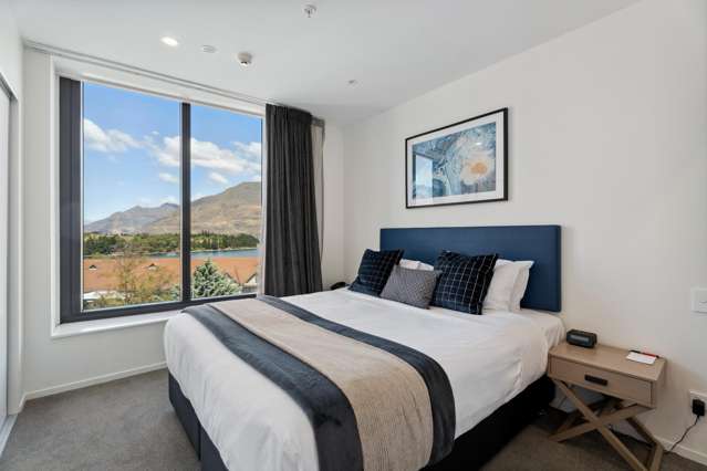Centrally located managed apartment with views