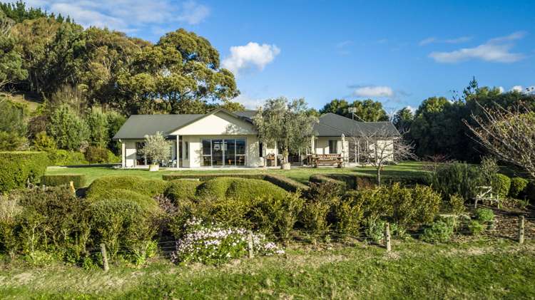 144 Racecourse Road Waipawa_0