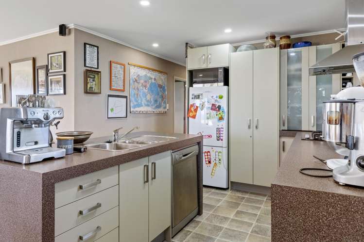 1/15 Charles Crescent Rainbow Point_16
