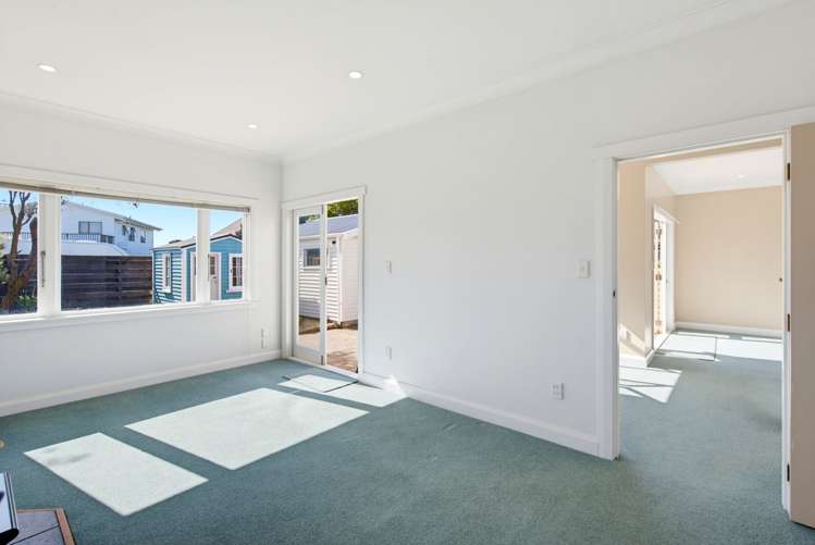 6 Adrian Grove Waikanae Beach_11
