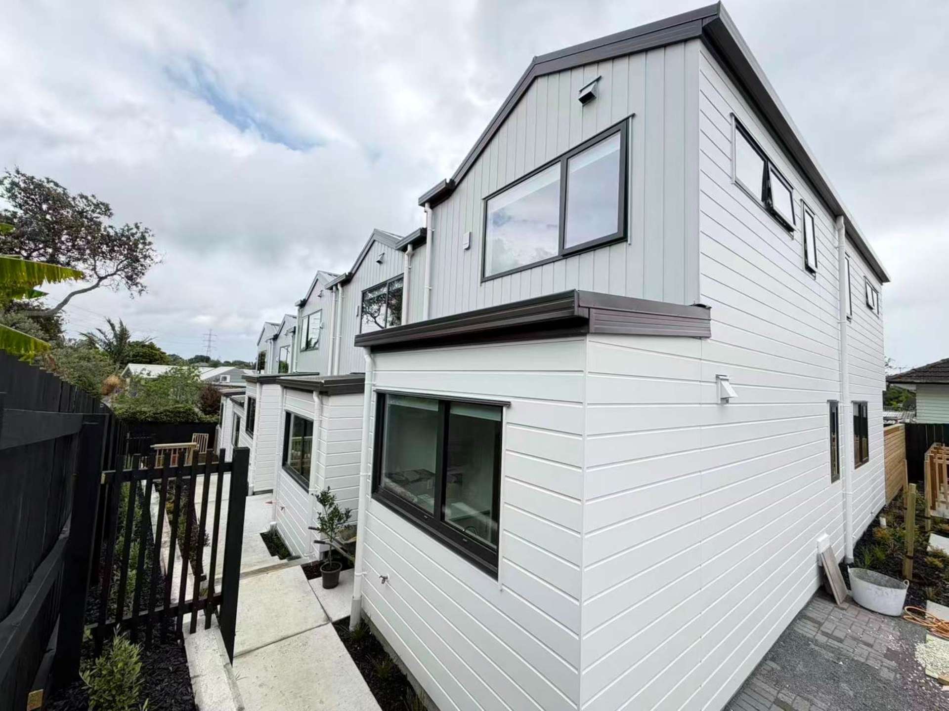 4/29 Crown Crescent Otara_0