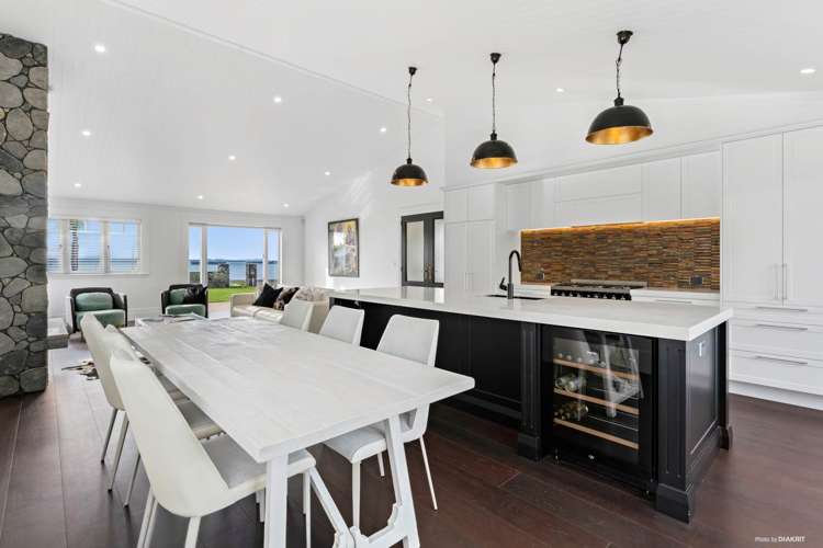 52 Marine Parade Mellons Bay_21