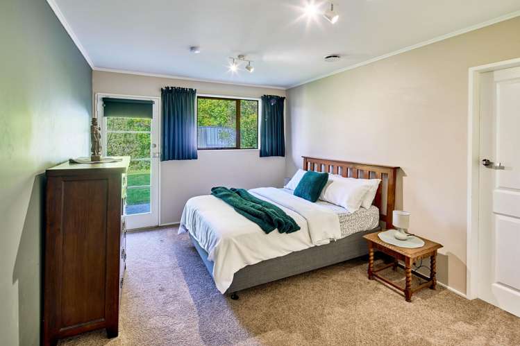 8 Balliol Drive Tawa_20