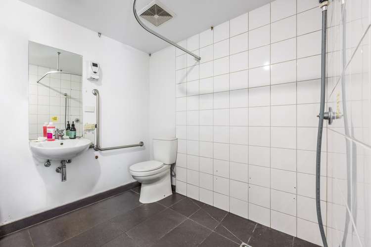 1b/6 Saint Martins Lane Grafton_16