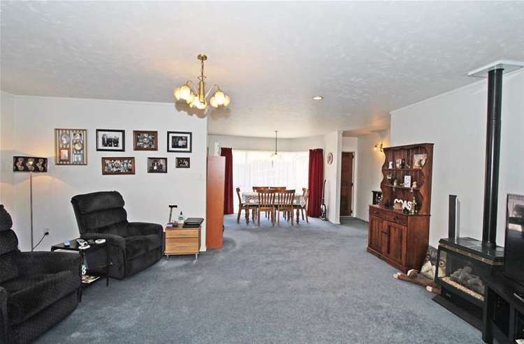 2/16 Andrew Street Stoke_6