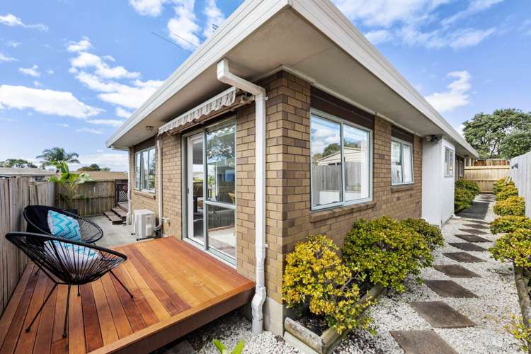 48 Bodi Place Te Atatu South_12