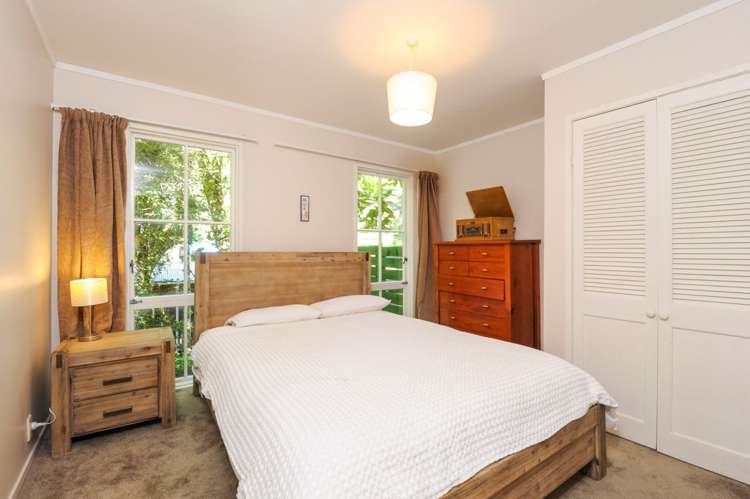 207 Laingholm Drive Laingholm_11