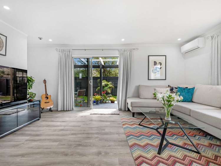 2/1 Woodside Road Massey_10