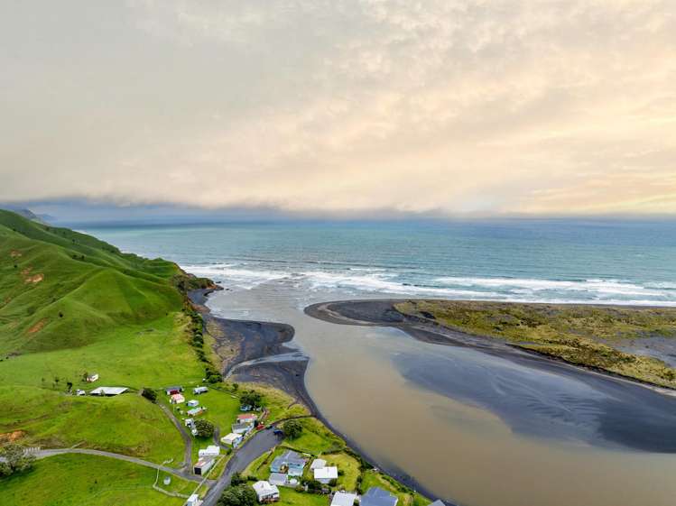 17 Rauparaha Street Marokopa_21