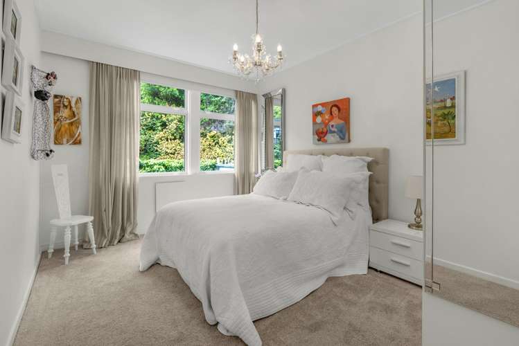 2/4 Gill Road Eastbourne_13