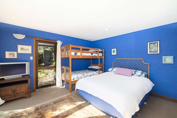 279 Marine Drive Charteris Bay_15