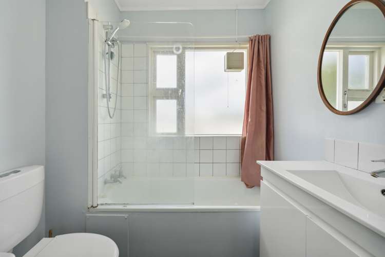 8/2 Scarborough Terrace Mount Victoria_8