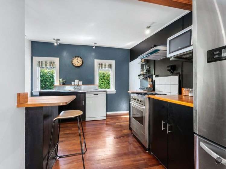 14 Bristol Square Central Hutt_2