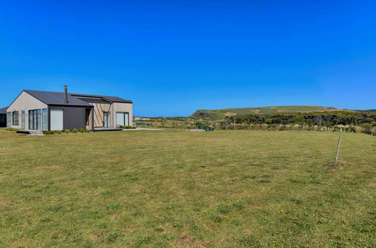 15 Ara Pahu Wyndham Surrounds_5