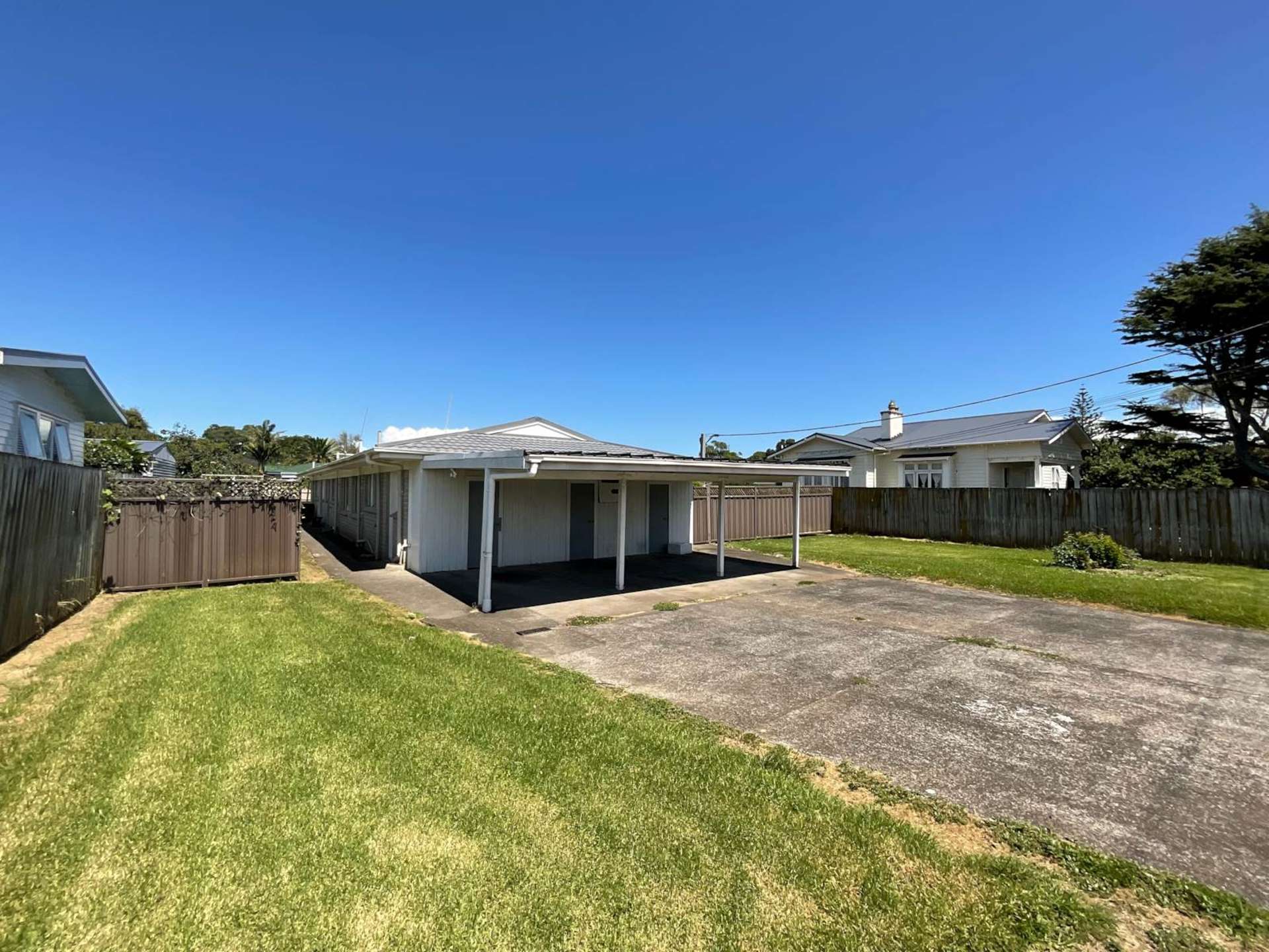 2/44 Muir Avenue Mangere Bridge_0