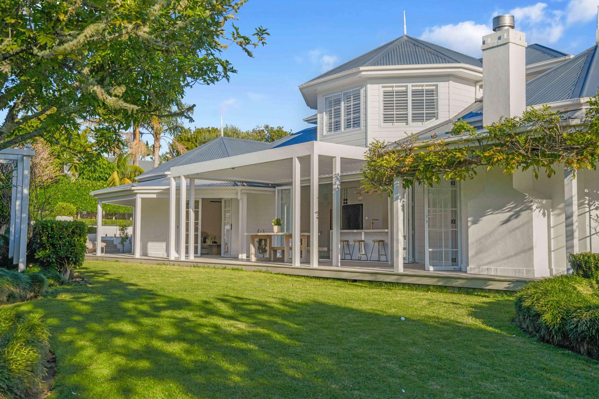 1 Almond Grove Greenhithe_0