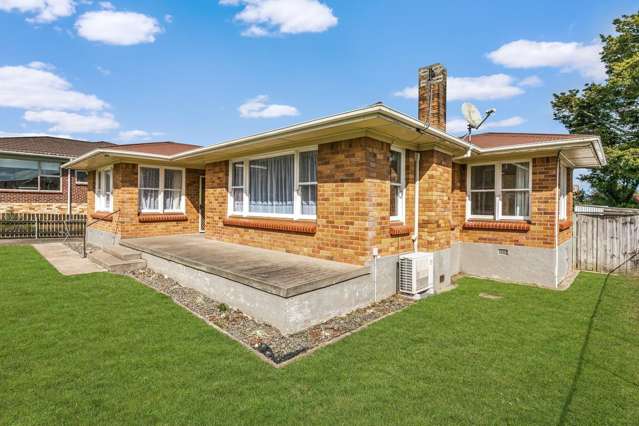 Mid-Century Charm in a Handy Location