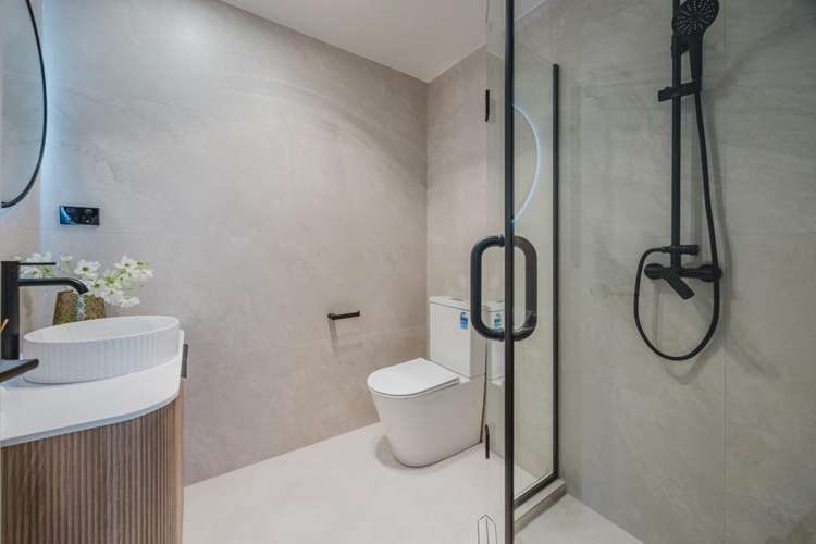 2/10 Vincent Street Howick_5