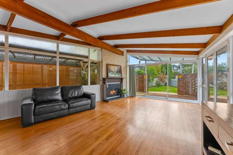 27 Colmar Road Mellons Bay_10