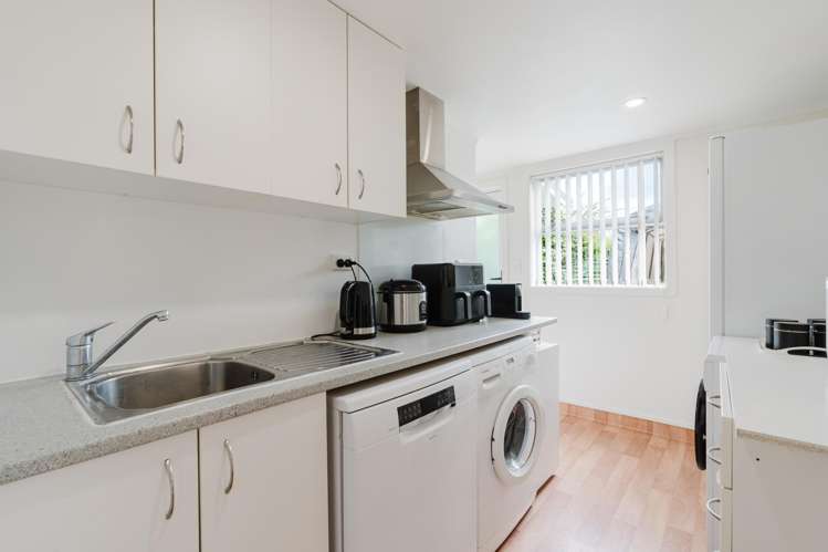 30 Barrie Crescent Silverdale_5