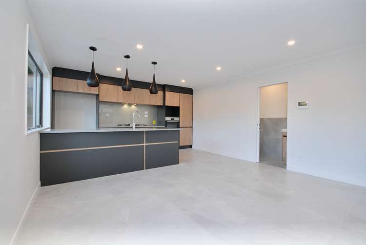 8/11 Celeste Place Totara Vale_7