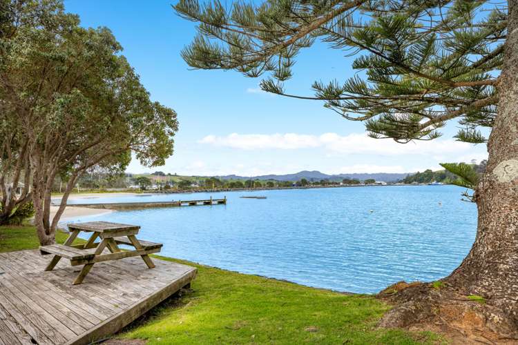 1334 Sandspit Road Sandspit_15