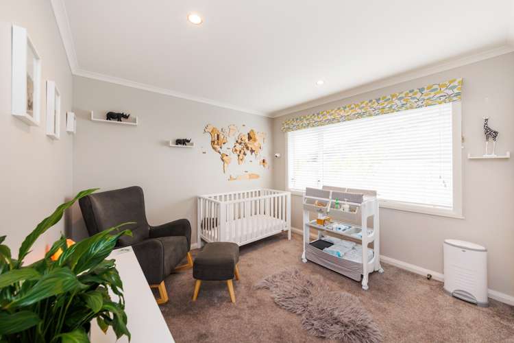 11 Saint Heliers Grove Fitzherbert_5