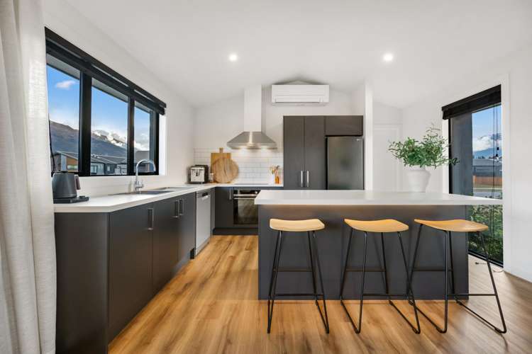 101 Burdon Loop Lake Hawea_2