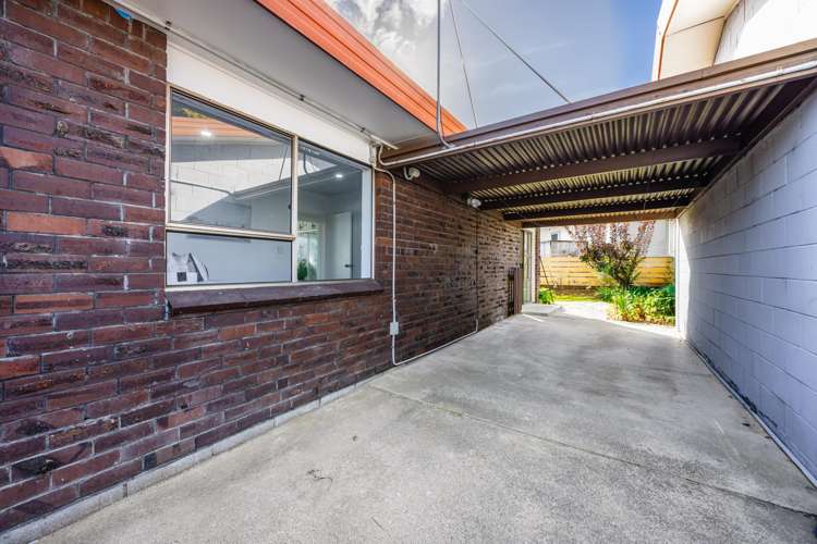 2/29 Trentham Road_1