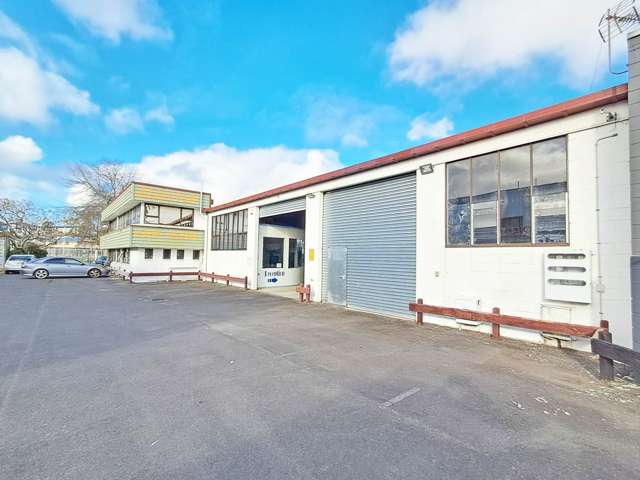 PAKURANGA RARE OPPORTUNITY