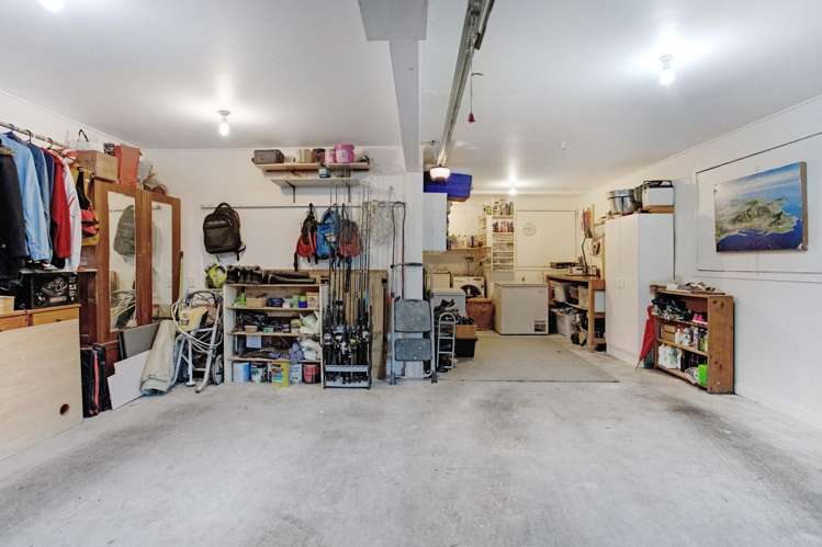 23 Pinewood Grove Botany Downs_17